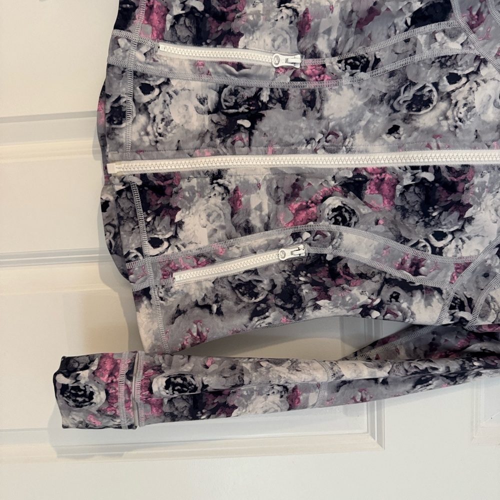 Lululemon Floral Women's Jacket - Picture 4 of 9